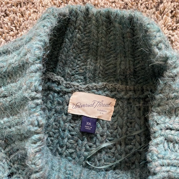 Universal Thread Sweater - Picture 2 of 3